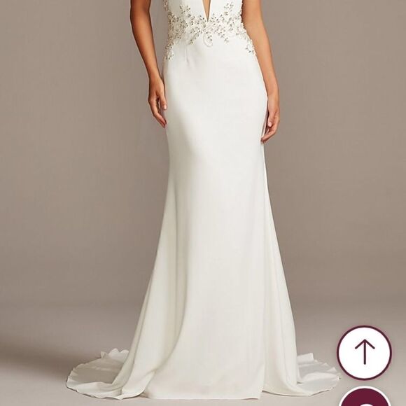 David’s Bridal embellished plunge wedding gown 2 - Picture 5 of 7